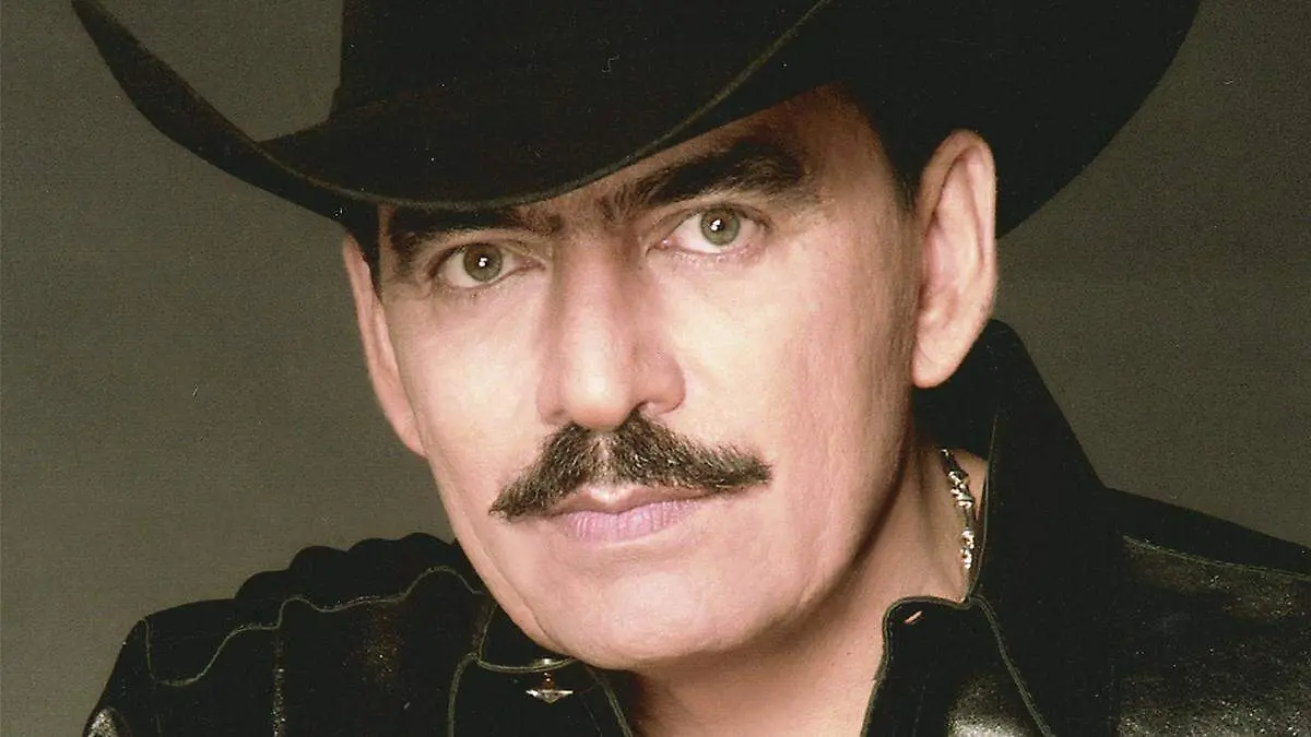 DJ Sinego rinde tributo a Joan Sebastian